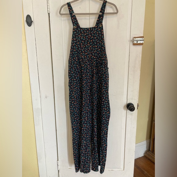 Rose Overalls with Pockets. Wide leg. Size 8 - Picture 3 of 6